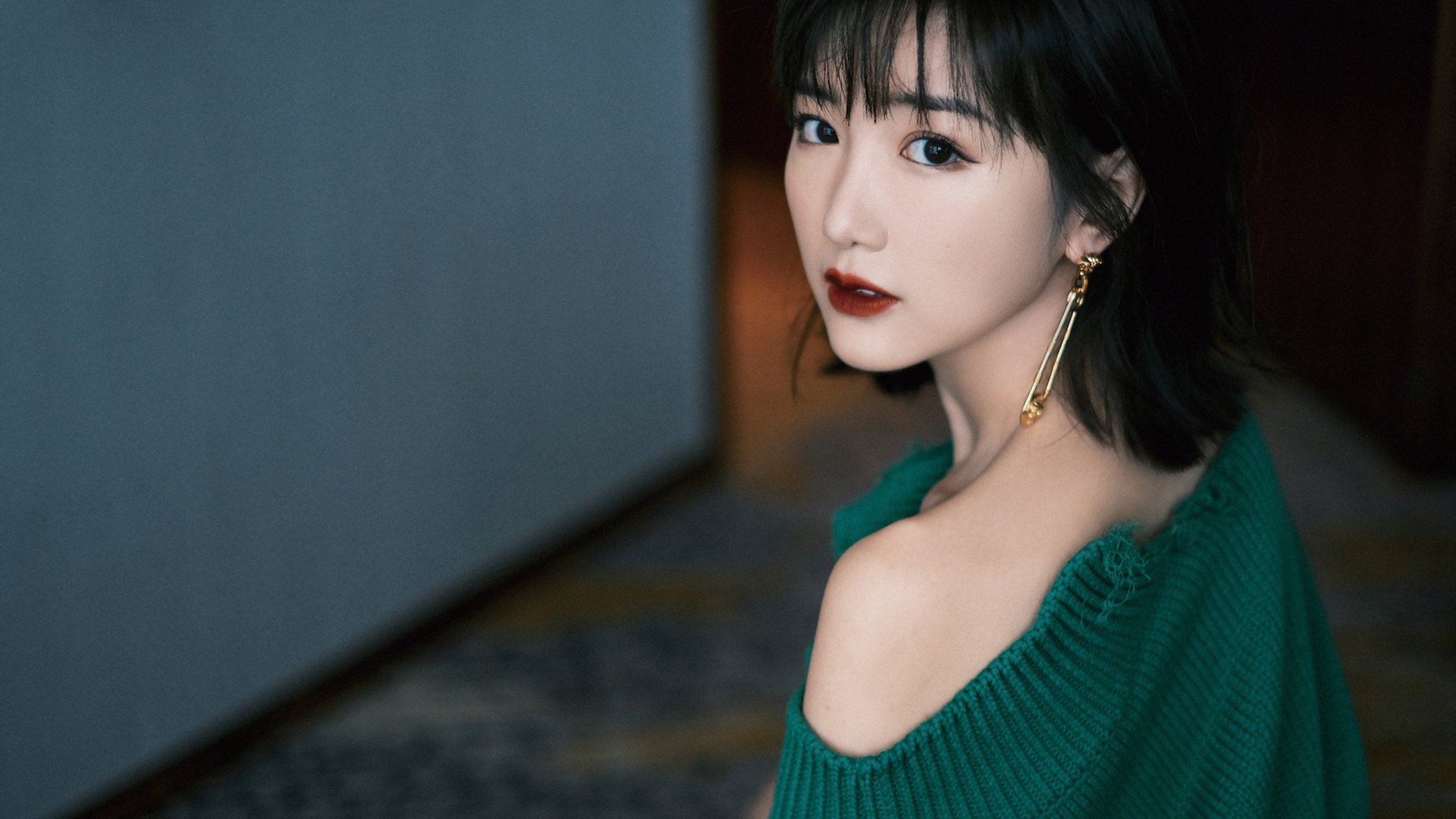 九游下载中心-《电竞明星转型：从选手到解说再到教练的多路发展》，电竞名星