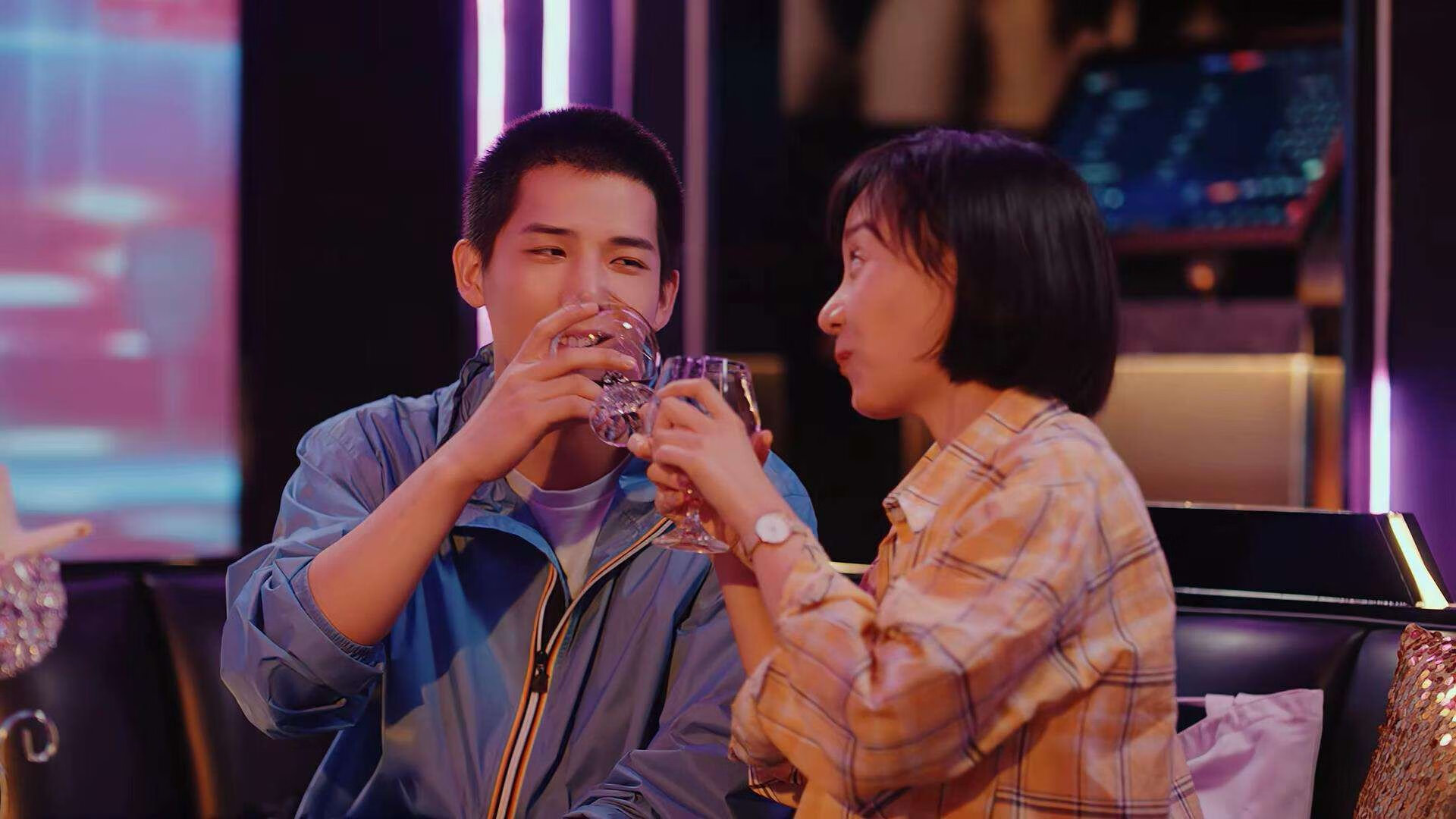 九游娱乐APP-【赛场心战】运动员如何在比赛中用心理战术削弱对手？，运动员大赛的心理调整